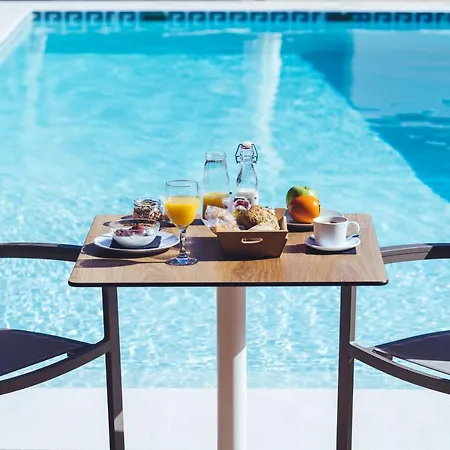 El Callao Ii Oda ve Kahvaltı 3*