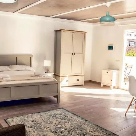 El Callao Ii Bed & Breakfast *